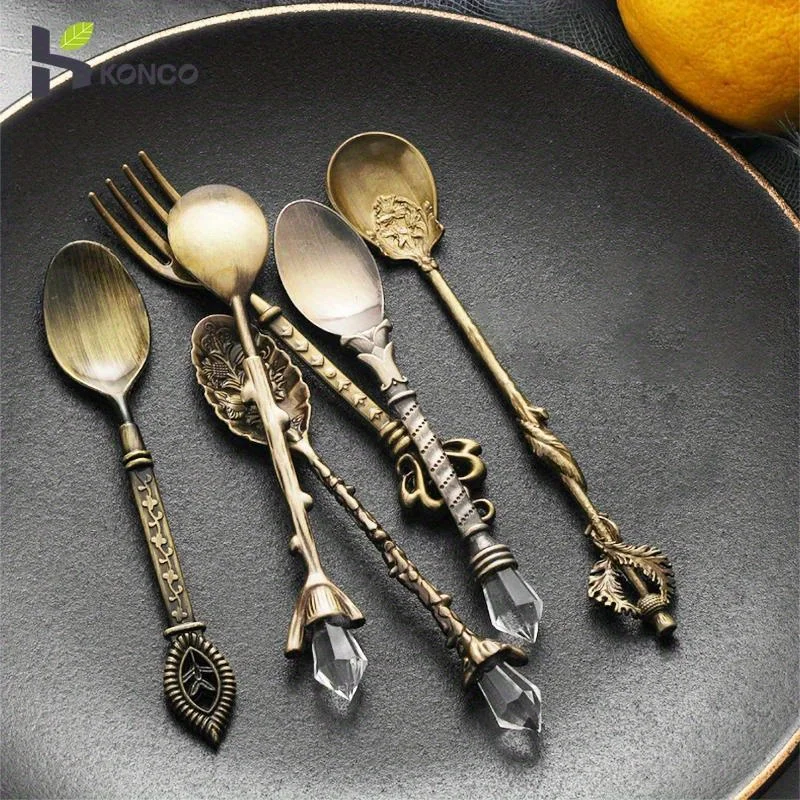 6pcs 빈티지 스푼 포크 로얄 스타일 골드 조각 커피 - Vintage Collectible Spoons 리뷰 및 가격
